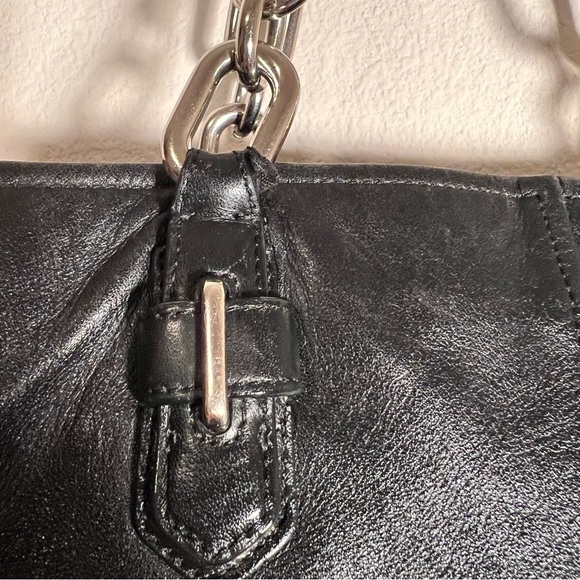 Coach Black Leather Shoulder Bag with Turnlock Closure - Picture 7 of 14